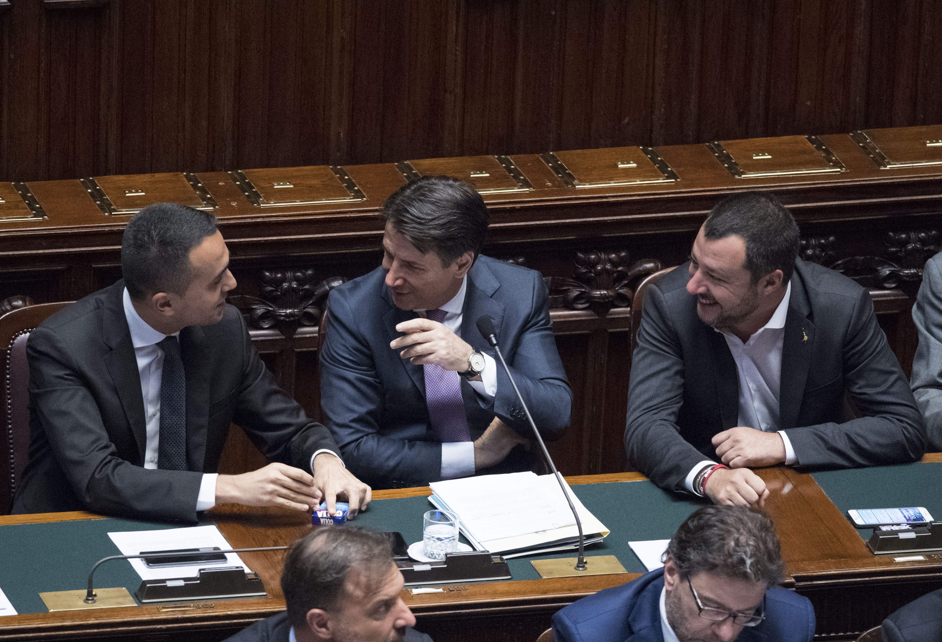 Il presidente del Consiglio Giuseppe Conte e i suoi vice Luigi Di Maio e Matteo Slavini a Montecitorio (Fonte: governo.it)