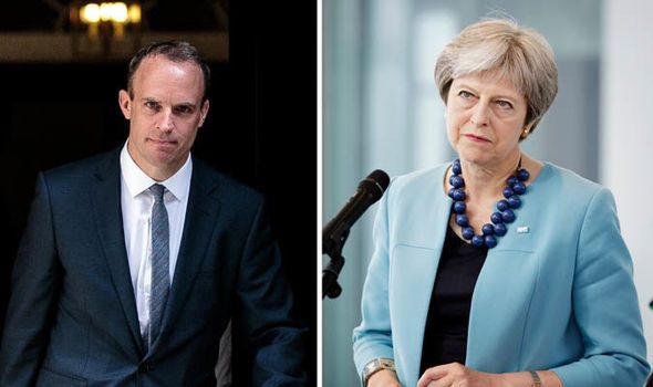 Dominic Raab e Theresa May