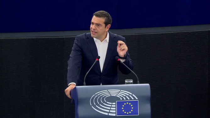 Il primo ministro greco, Alexis Tsipras, durante il suo intervento in plenaria.