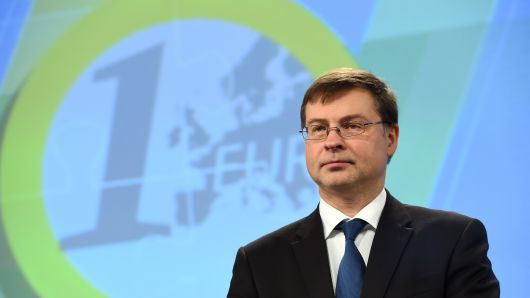 Il commissario per l'Euro e i mercati finanziari, Valdis Dombrovskis