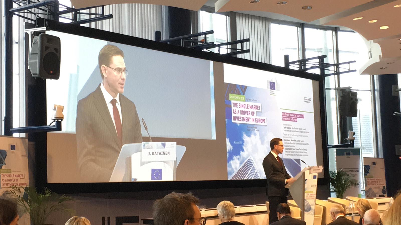 Il commissario per Crescita e investimenti, Jyrki Katainen, durante il suo intervento alla conferenza su mercato unico e investimenti in Europa.