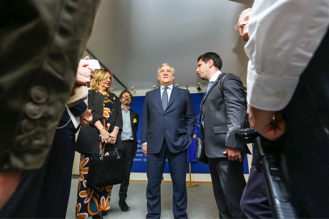 Il presidente del Parlamento europeo Antonio Tajani con Maurizio Molinari (dx). Foto tratta da Vita.