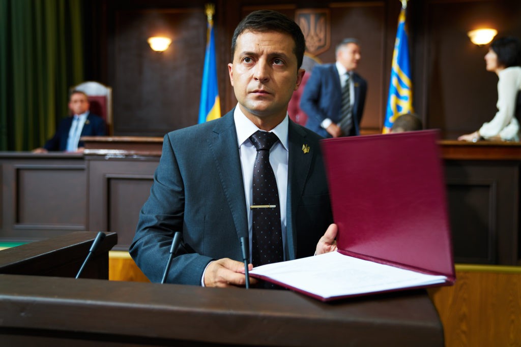 Volodymyr Zelenskiy. A Bruxelles si inizia a ragionare sulla possibilità di candidare il presidente dell'Ucraina per il premio Nobel per la pace