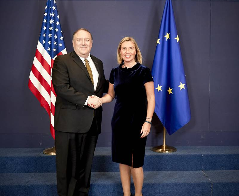 L’Alta rappresentante per la politica estera e di sicurezza dell’UE, Federica Mogherini, riceve il segretario di Stato americano, Mike Pompeo (foto: European Council)