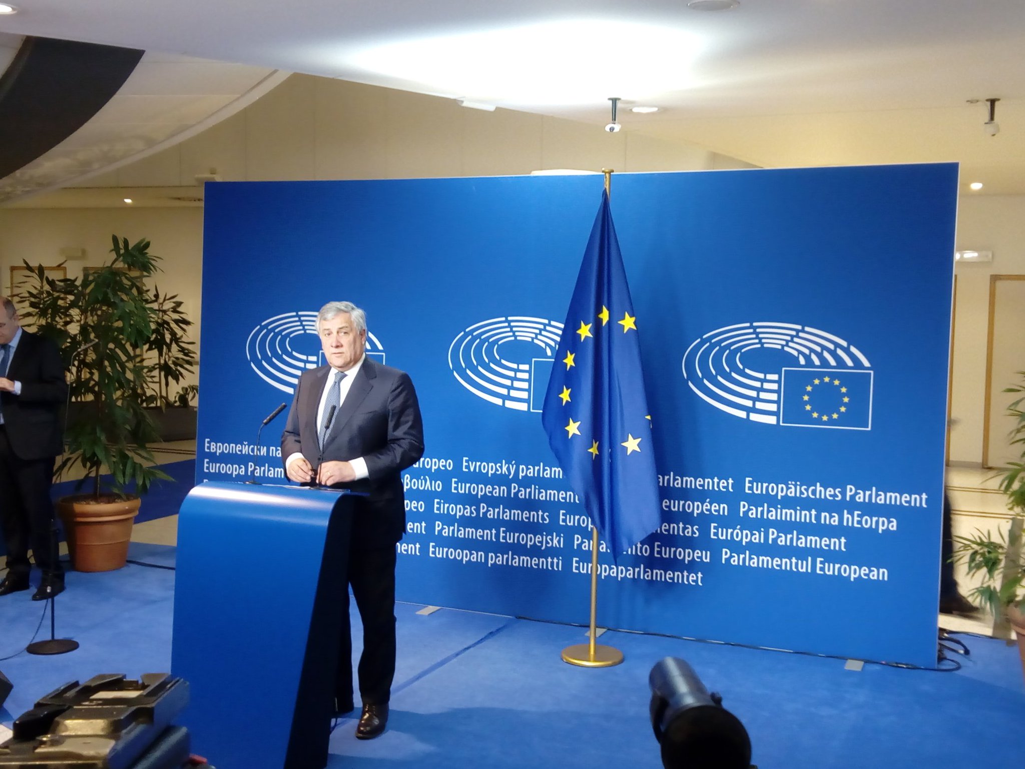 Il presidente del Parlamento europeo, Antonio Tajani, al termine della conferenza dei capigruppo