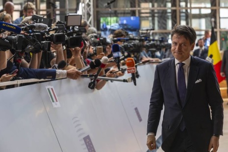 L'arrivo di Giuseppe Conte al Consiglio europeo