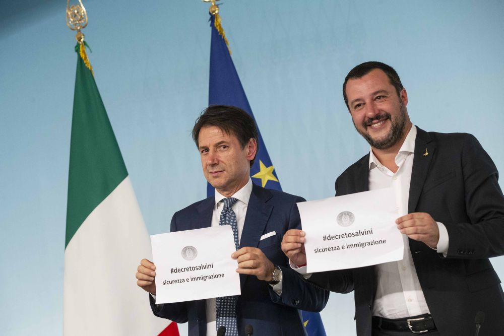 GIUSEPPE CONTE PRESIDENTE DEL CONSIGLIO
MATTEO SALVINI VICE PRESIDENTE DEL CONSIGLIO