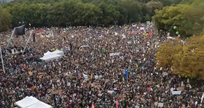 Un momento del Climate strike a Berlino (Foto di Brian Kahn)