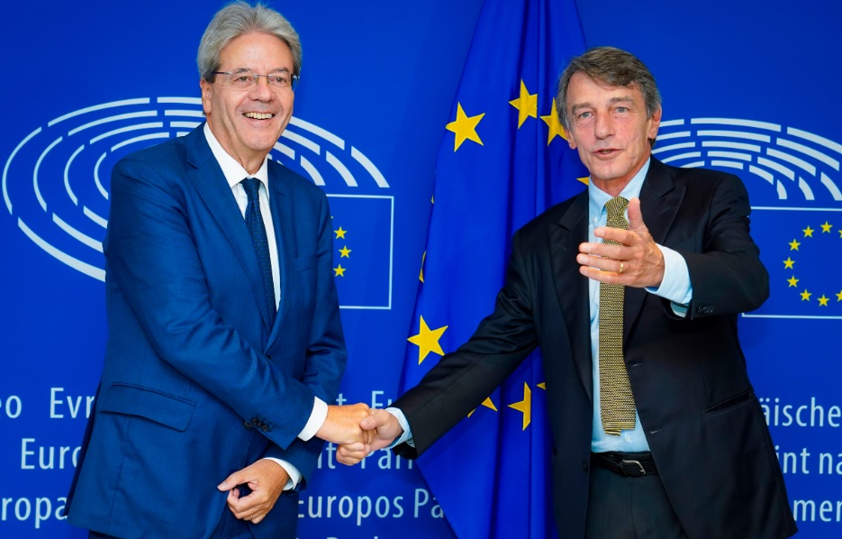 Paolo Gentiloni, commissario europeo designato agli Affari economici e David Sassoli, presidente del Parlamento europeo