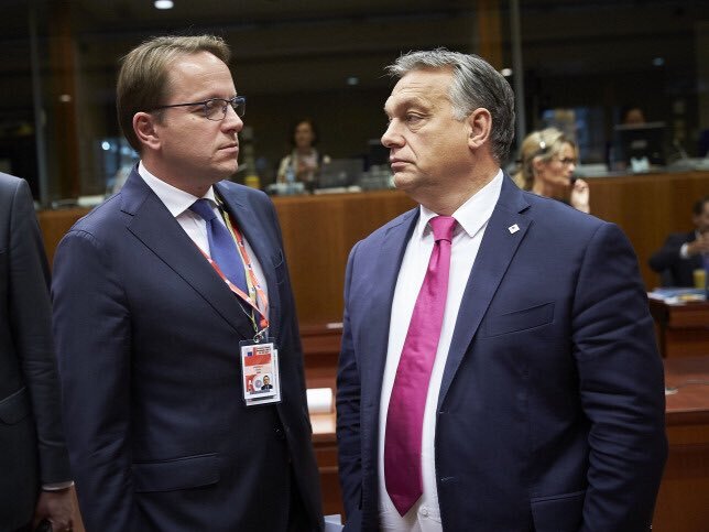 Olivér Várhelyi e Victor Orban