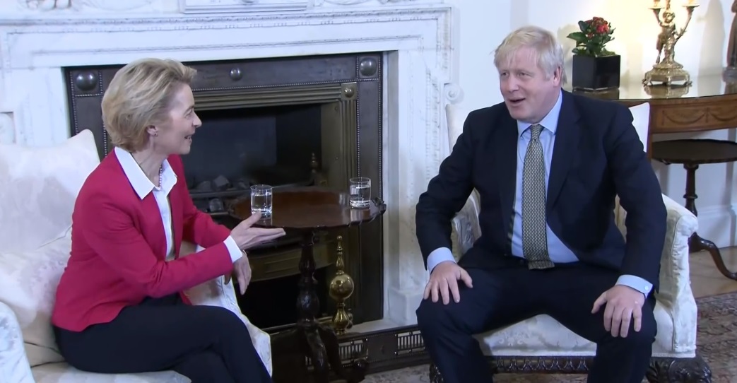 Ursula von der Leyen e Boris Johnson a Downing street (8 gennaio 2020)