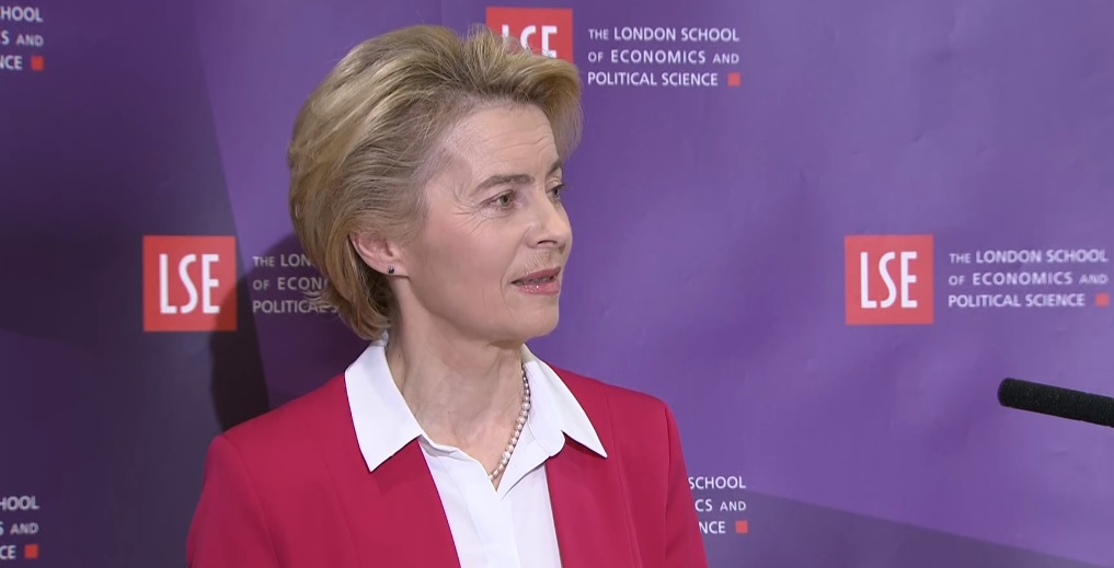 La presidente della Commissione europea, Ursula von der Leyen, durante il suo intervento alla London School of Economics (Londra, 8 gennaio 2020)