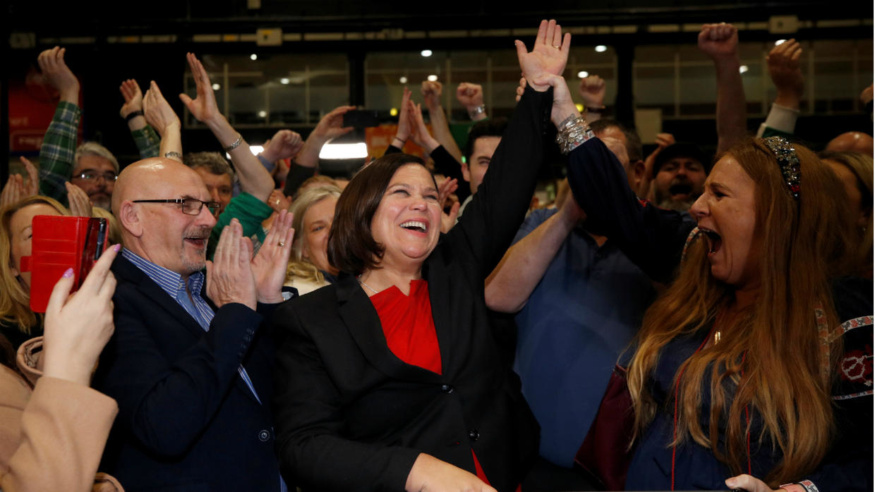 Mary Lou McDonald, leader dello Sinn Fenn festeggia il successo elettorale