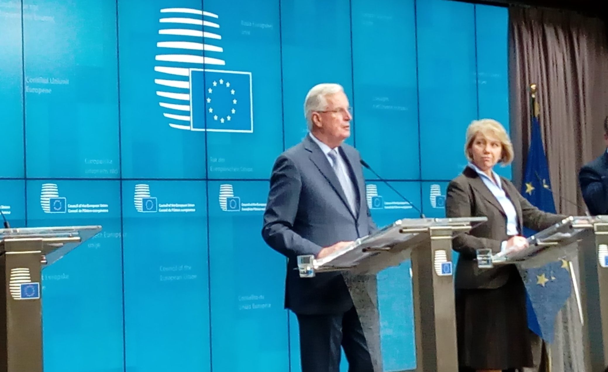 Il negoziatore capo dell'UE per la Brexit, Michel Barnier, al termine del consiglio Affari generale che ha dato il mandato a negoziare le relazioni future con il Regno Unito [Bruxelles, 25 febbraio 2020]