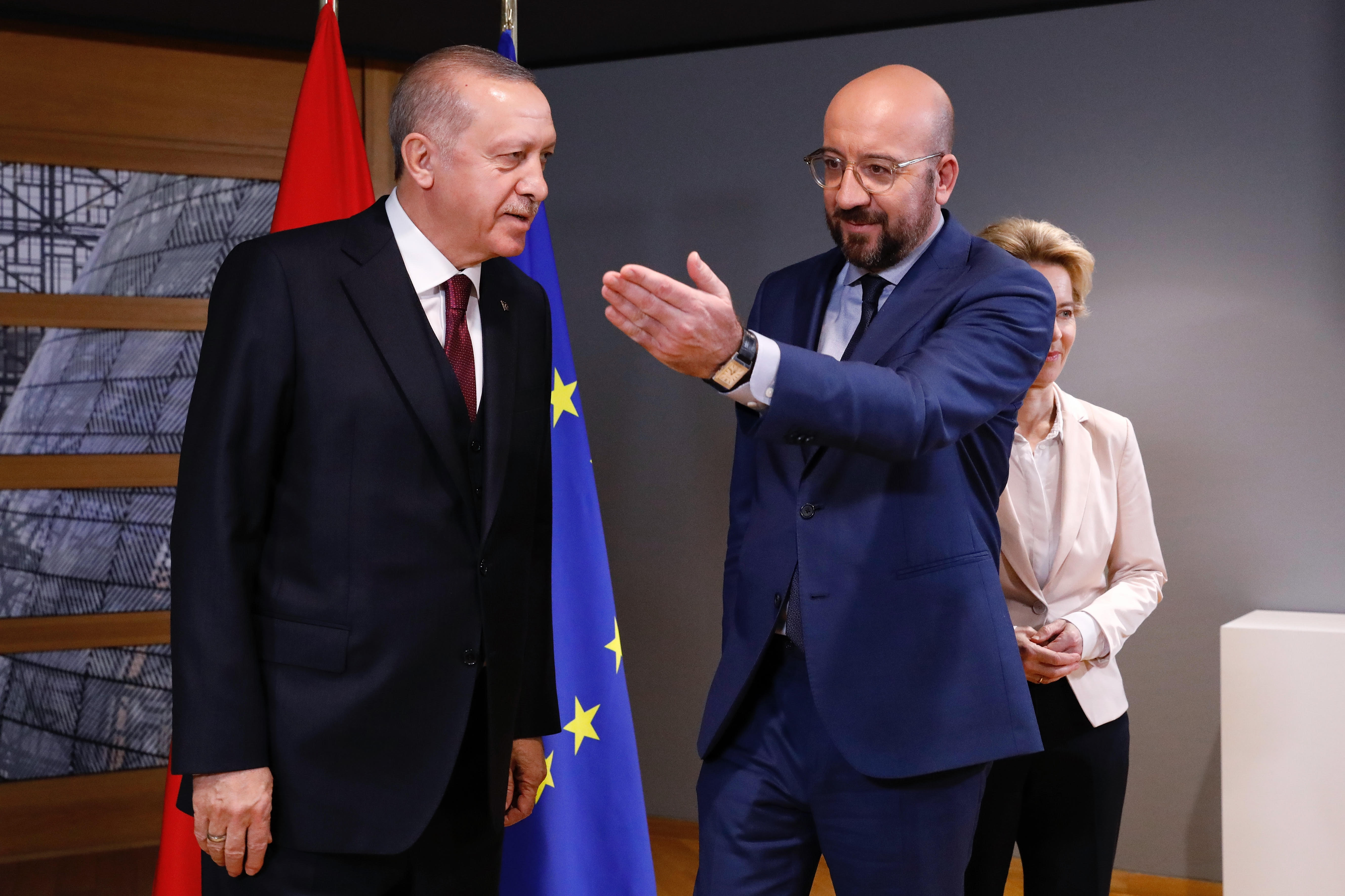 Il presidente turco Recep Tayyip Erdogan a Bruxelles incontra il presidente del Consiglio UE, Charles Michel, e la presidente della Commissione europea Ursula von der Leyen [9 marzo 2020]