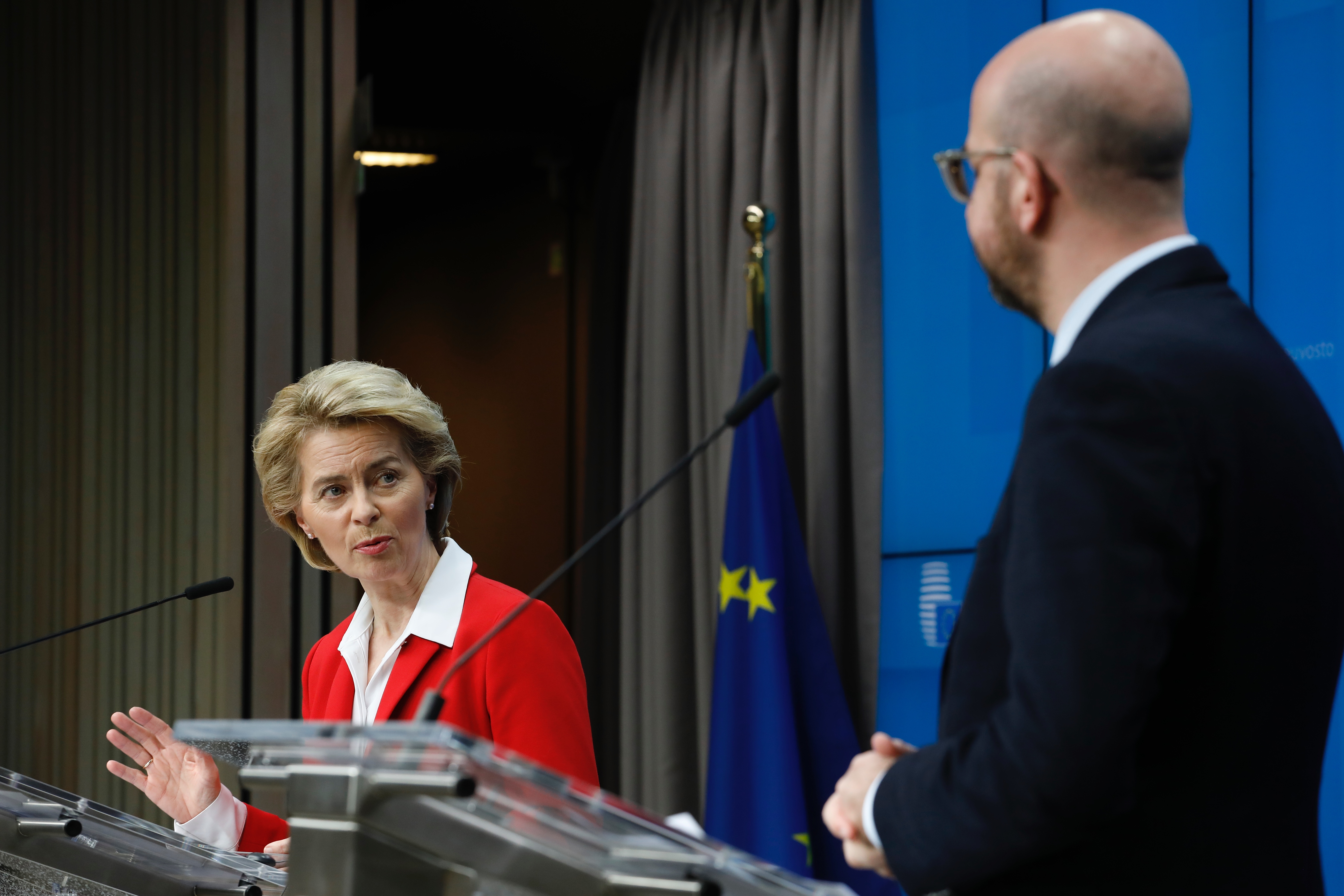 La presidente della Commissione europea, Ursula von der Leyen, e il presidente del Consiglio UE, Charles Michel