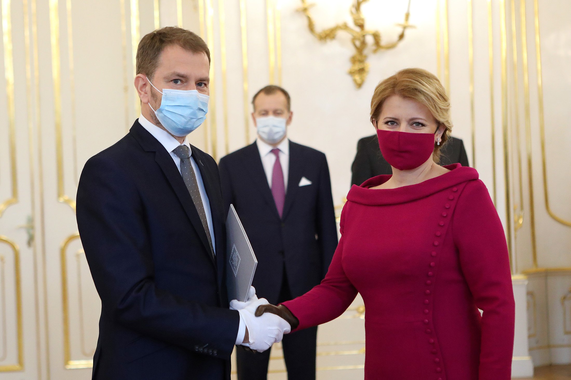 Il primo ministro di Slovacchia, Igor Matovic, e la presidente slovacca, Zuzana Caputova