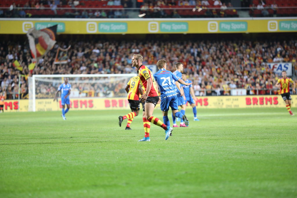 Una fase di gioco tra Genk e Mechelen, durante la partita del 3 agosto 2019 [foto: KV Mechelen, dal sito della squadra kvmechelen.be]