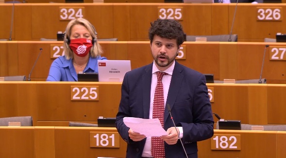 Brando Benifei, capodelegazione PD) durante il dibattito in Parlamento