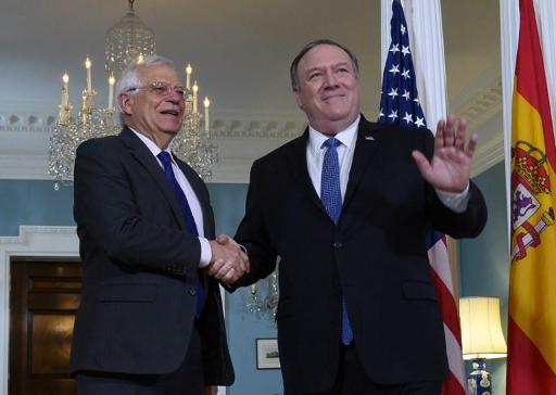 Il segretario di Stato statunitense, Mike Pompeo (sulla destra), insieme all'alto rappresentante UE per la politica estera e di sicurezza, Josep Borrell