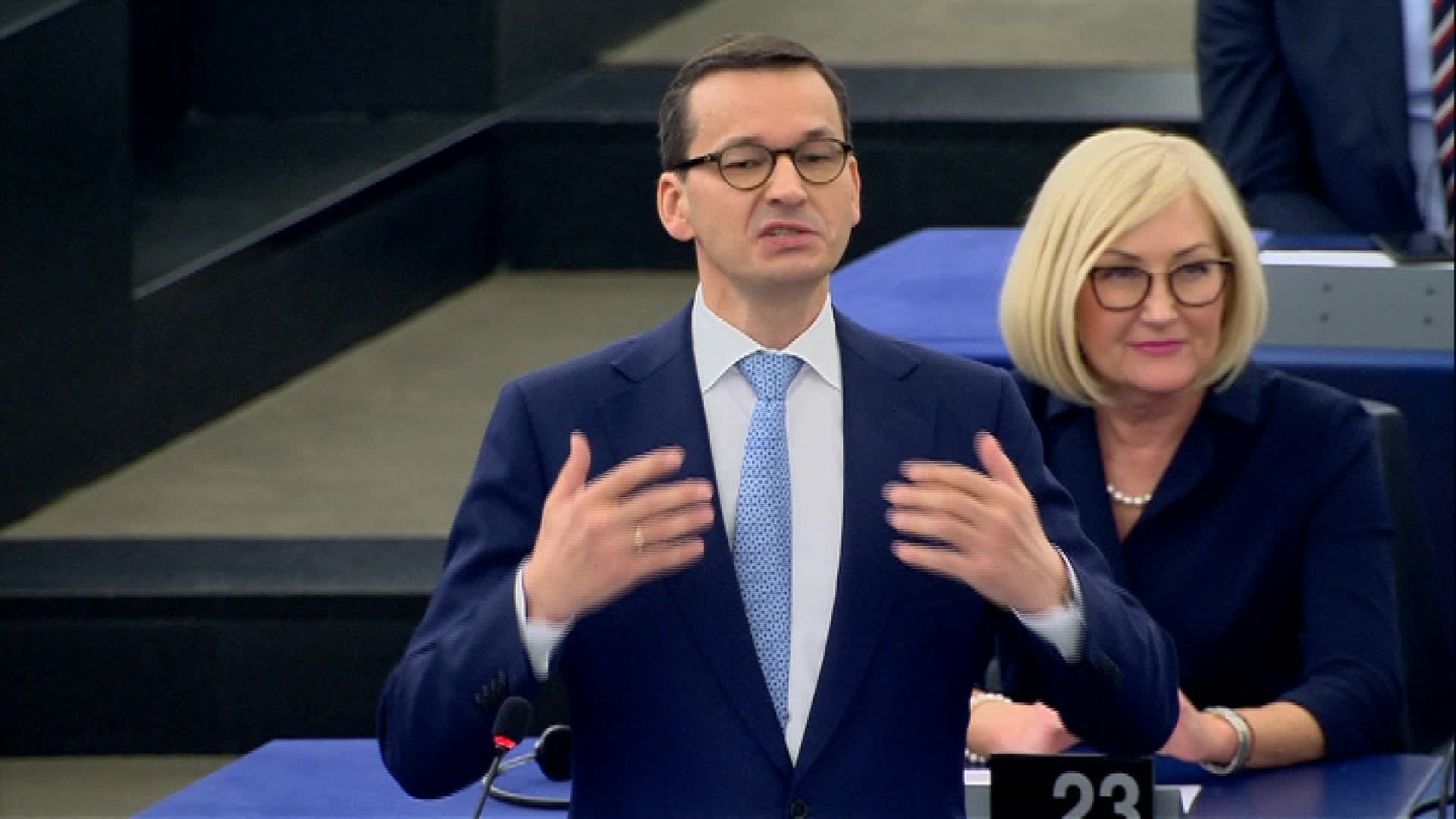 Il primo ministro polacco Mateusz Morawiecki durante un intervento al Parlamento europeo