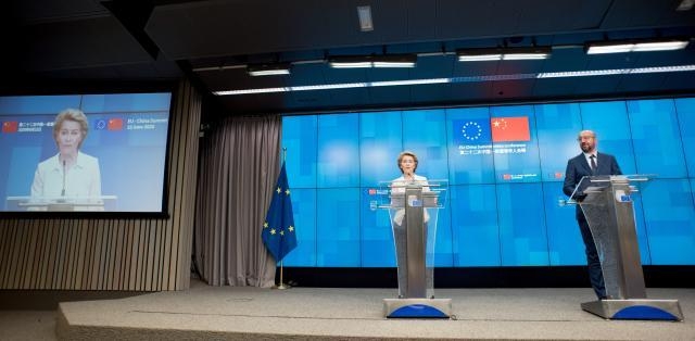 Ursula von der Leyen e Charles Michel in conferenza stampa al termine del 22° summit UE-Cina [22 giugno 2020]