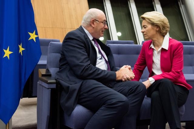 Phil Hogan insieme alla presidente della Commissione europea, Ursula von der Leyen