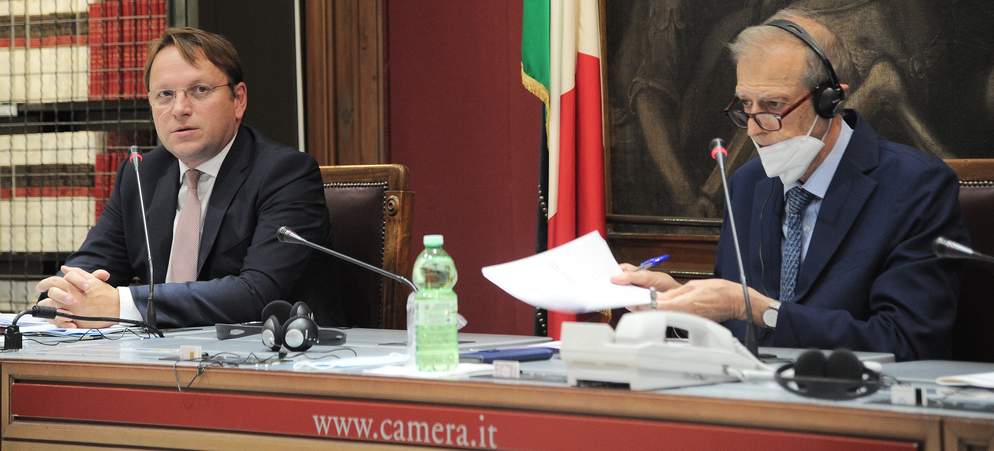 Il commissario europeo  Varhelyi (a sinistra) e il presidente della commissione Affari esteri della Camera, Piero Fassino, durante un'audizione a Montecitorio [Roma, 10 settembre 2020]