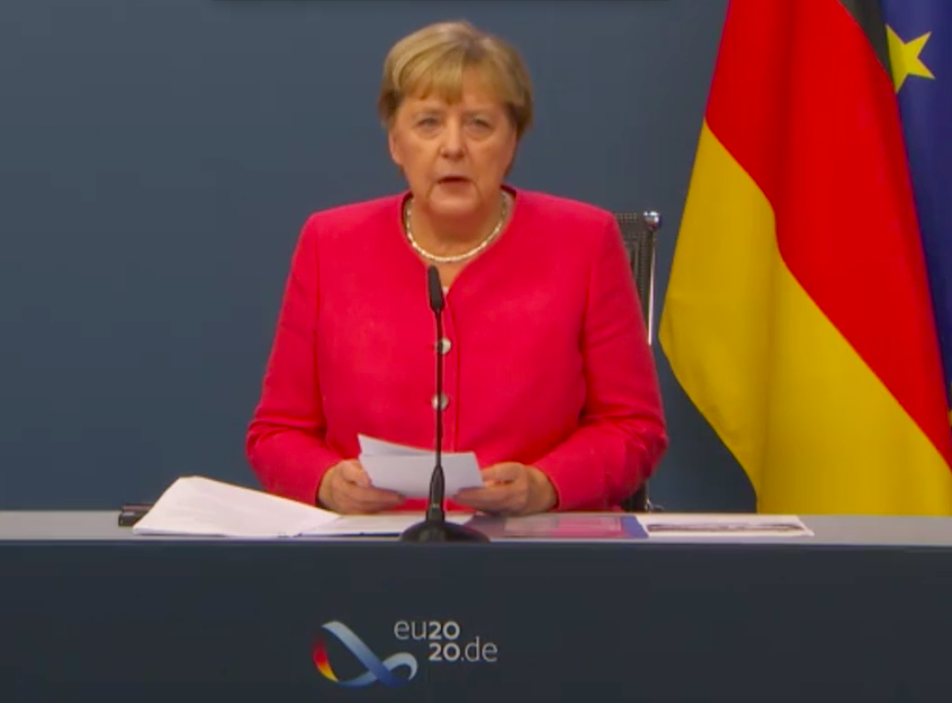 Angela Merkel parla in conferenza stampa al termine di un Consiglio europeo