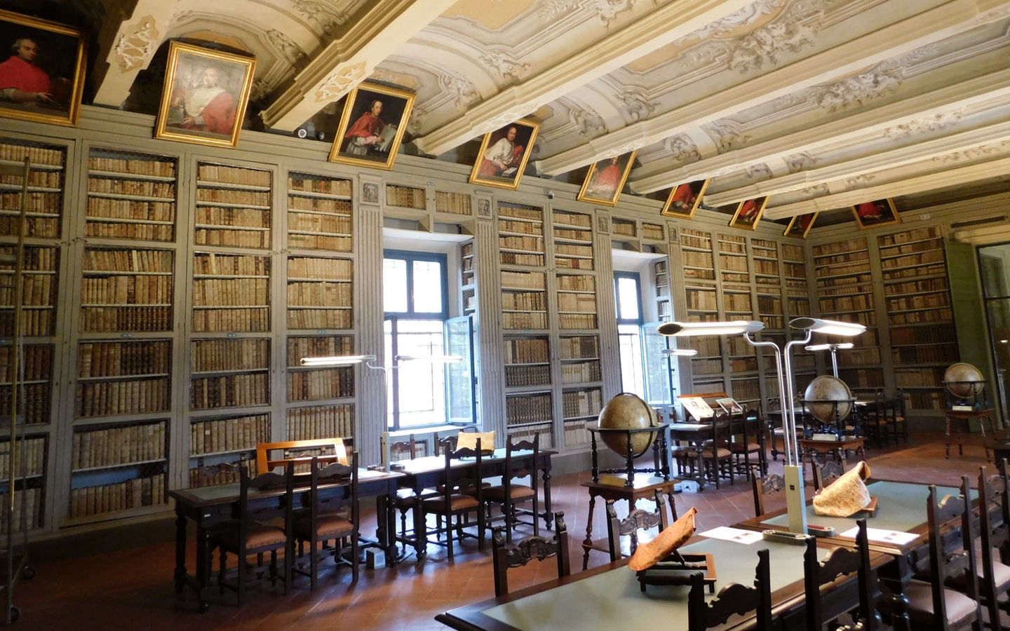 La Biblioteca comunale ariostea di Ferrara.