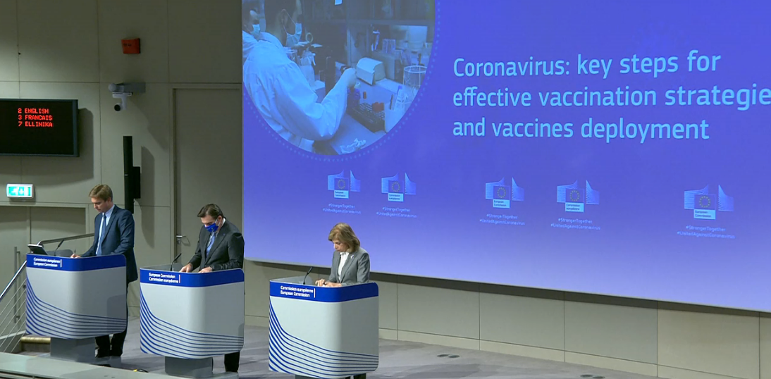 I commissari Margaritis Schinas e Stella Kyriakides presentano la comunicazione sulla strategia per la vaccinazione anti-COVID [Bruxelles, 15 ottobre 2020]