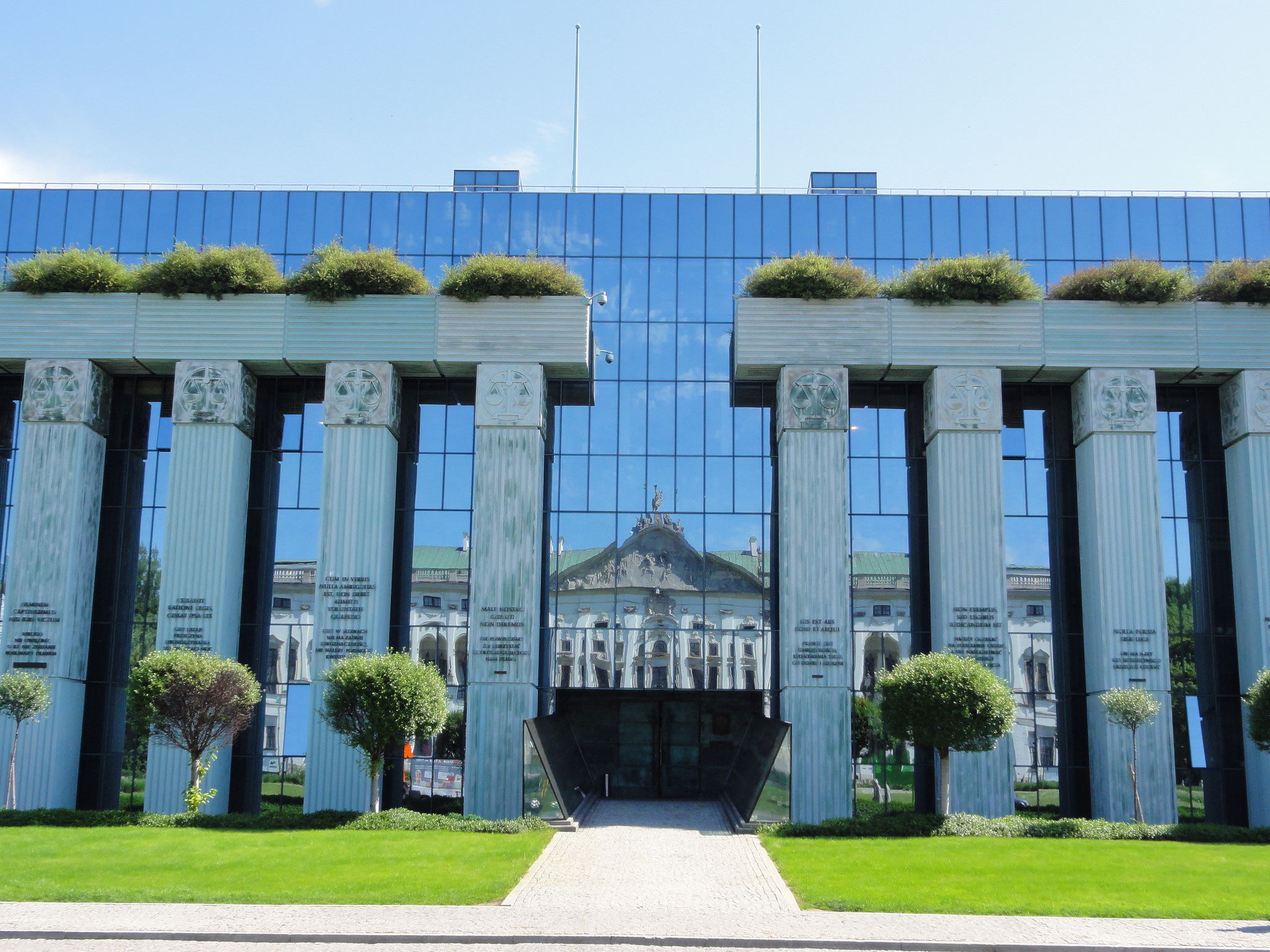 L'edificio che ospita la Corte suprema della Polonia