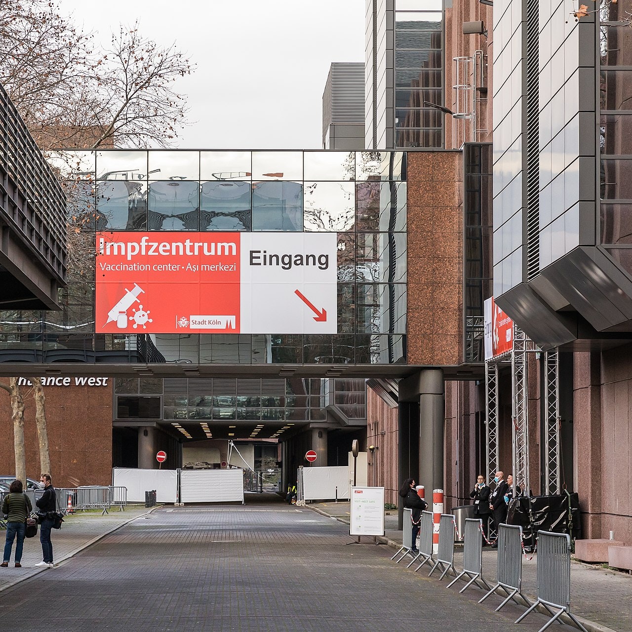 Un centro di vaccinazione a Köln - © Wikimedia Commons