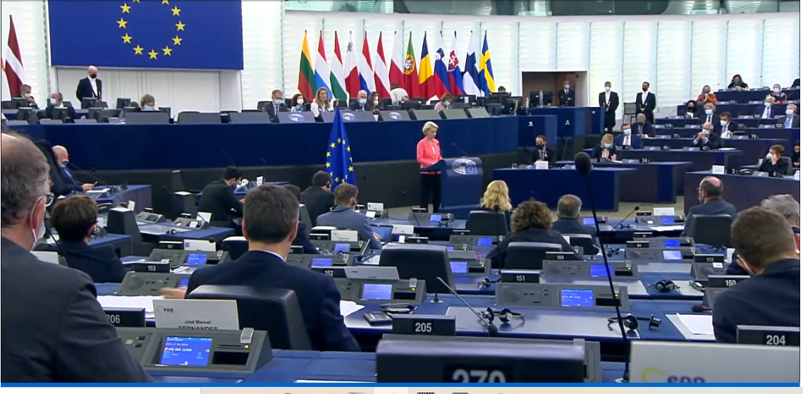 La presidente della Commissione europea, Ursula von der Leyen, in Aula per il discorso sullo Stato dell'Unione [Strasburgo, 15 settembre 2021]