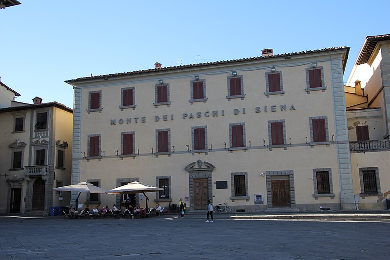 La sede di Monte dei Paschi di Siena a Pistoia. Sulla cessione della banca da parte del govenro l'UE è pronta a discutere soluzioni alternative [foto: Wikimedia]