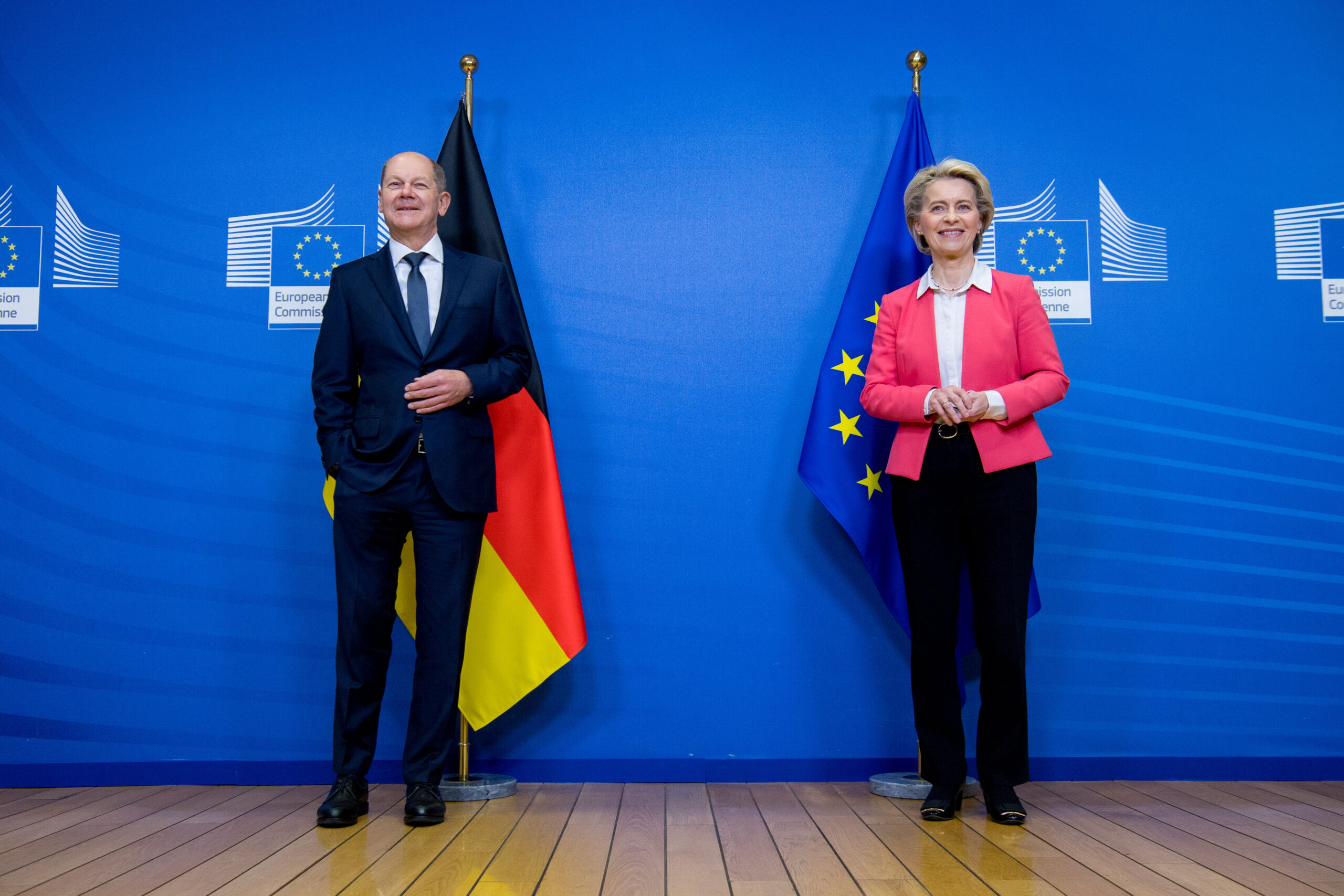 Olaf Scholz e Ursula von der Leyen