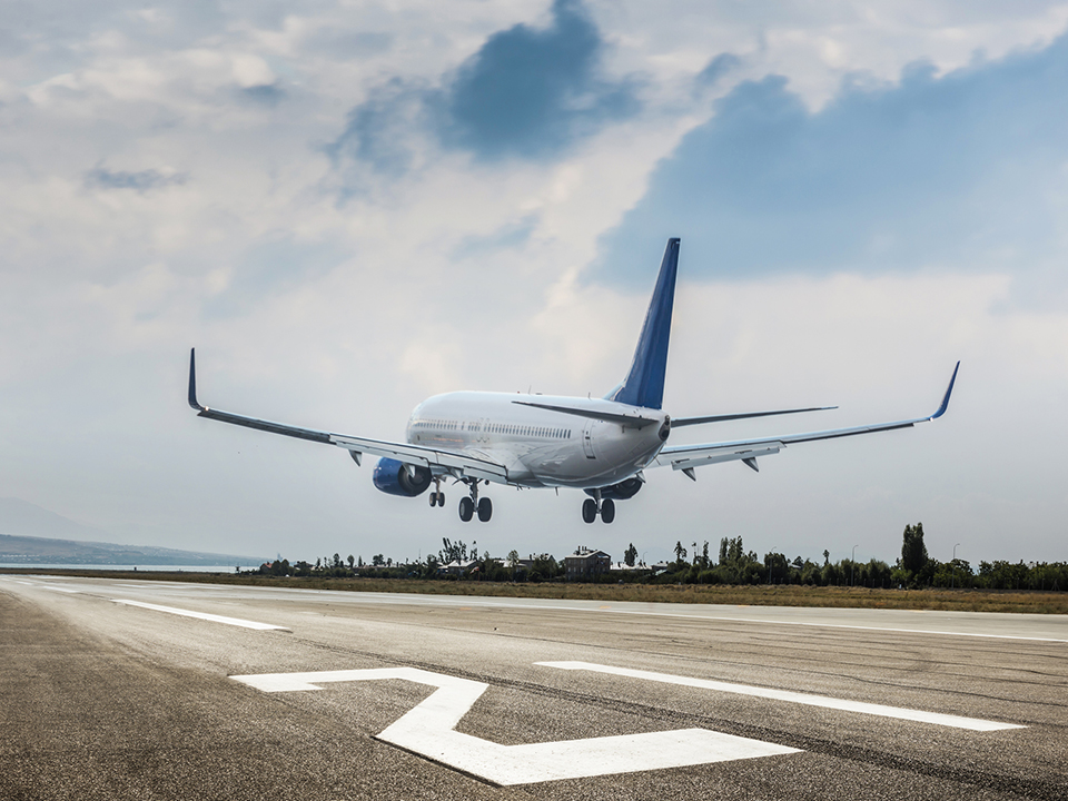 La Commissione UE rassicura: il quadro regolatorio introdotto per aiutare il settore aereo a far fronte alle ricature della pandemia impedisce i voli fantasma [foto: European Commission]