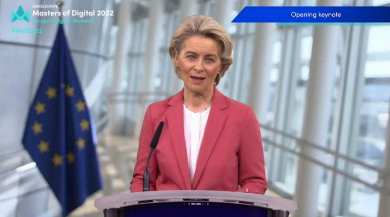 Ursula von der Leyen masters digital UE