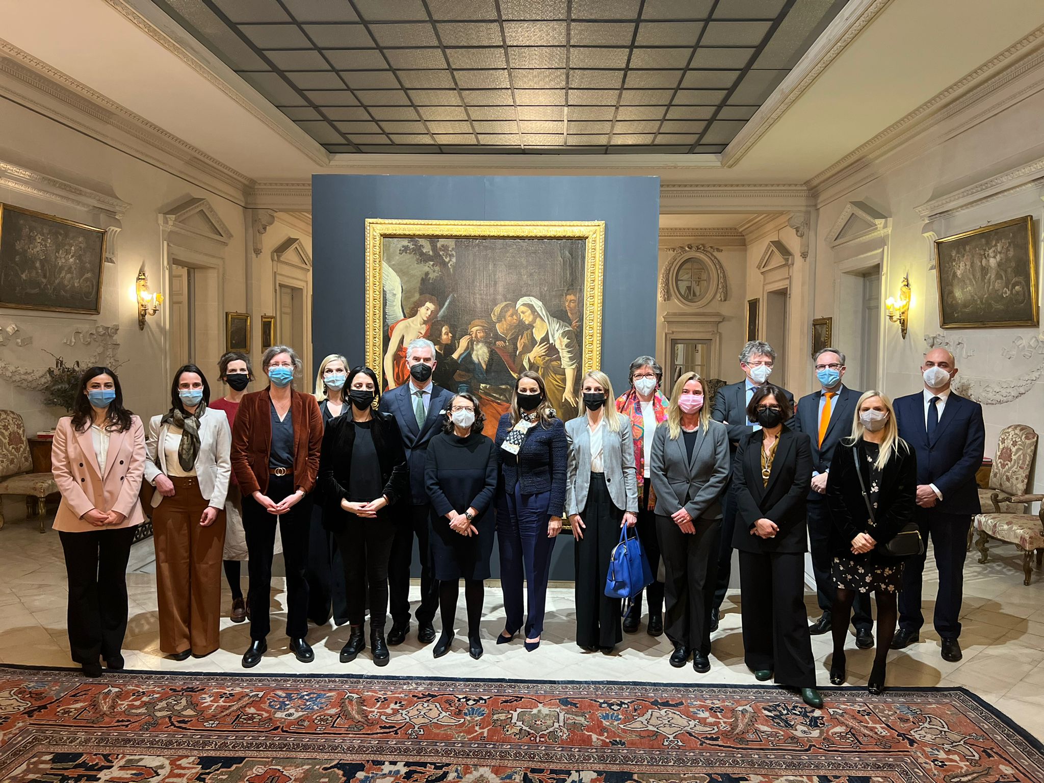 Foto di gruppo nella Residenza dell'ambasciatore Genuardi