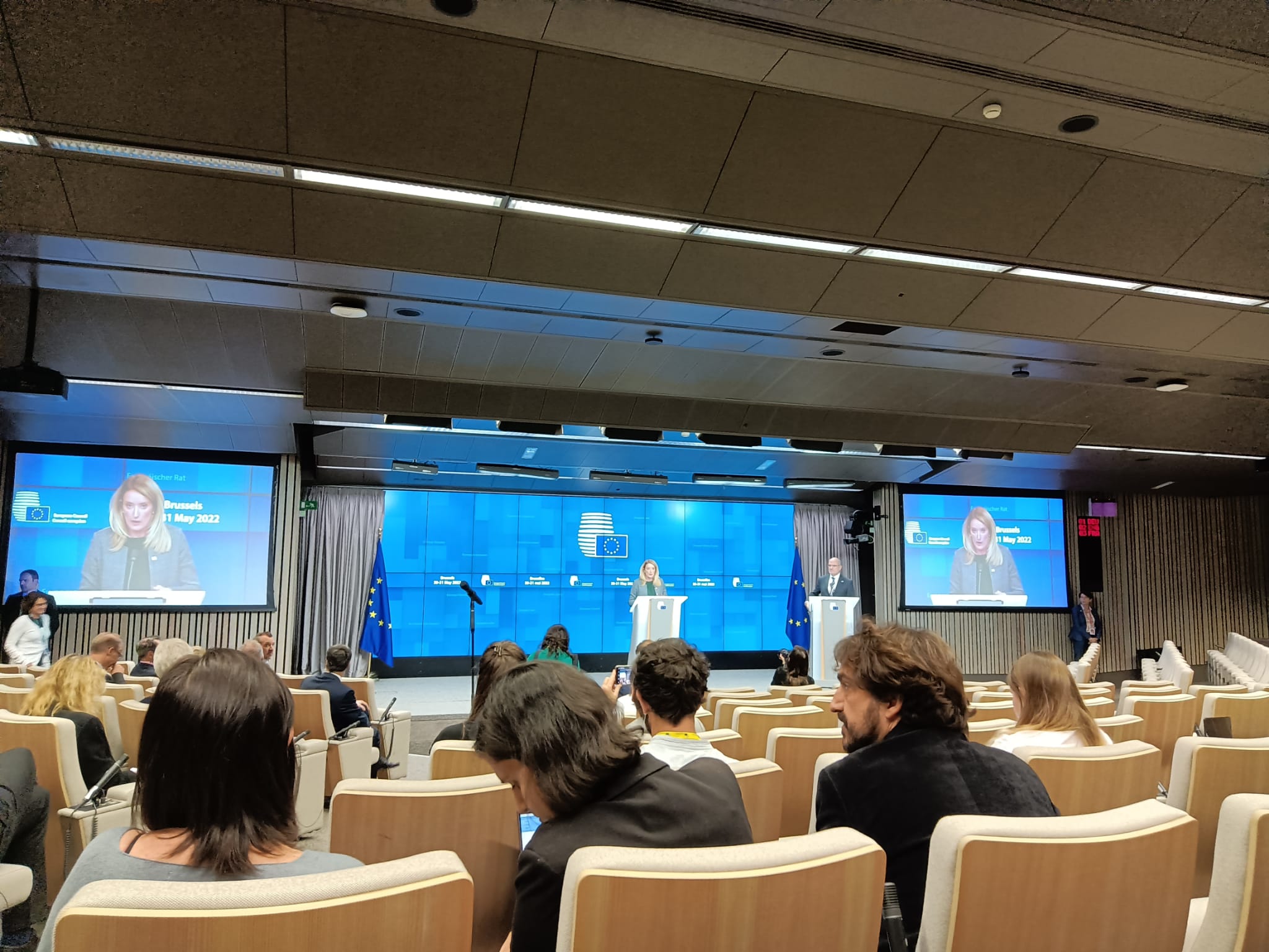 La presidente del Parlamento europeo, Roberta Metsola, in conferenza stampa [Bruxelles, 30 maggio 2022]