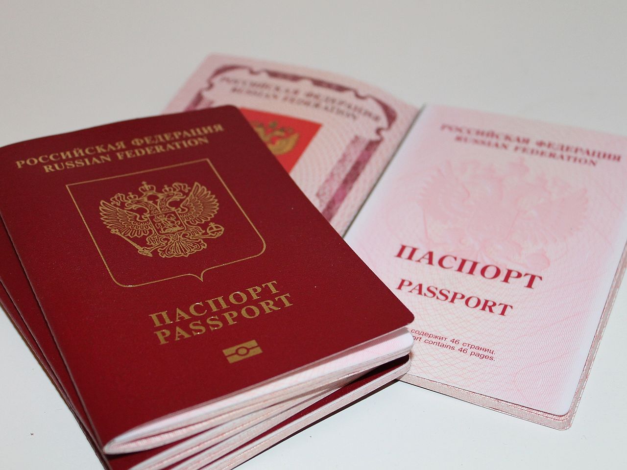 Passaporti russi [foto: Wikimedia Commons]