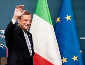 Draghi saluta l'Ue. "Dobbiamo essere ottimisti per il futuro dell'Europa"