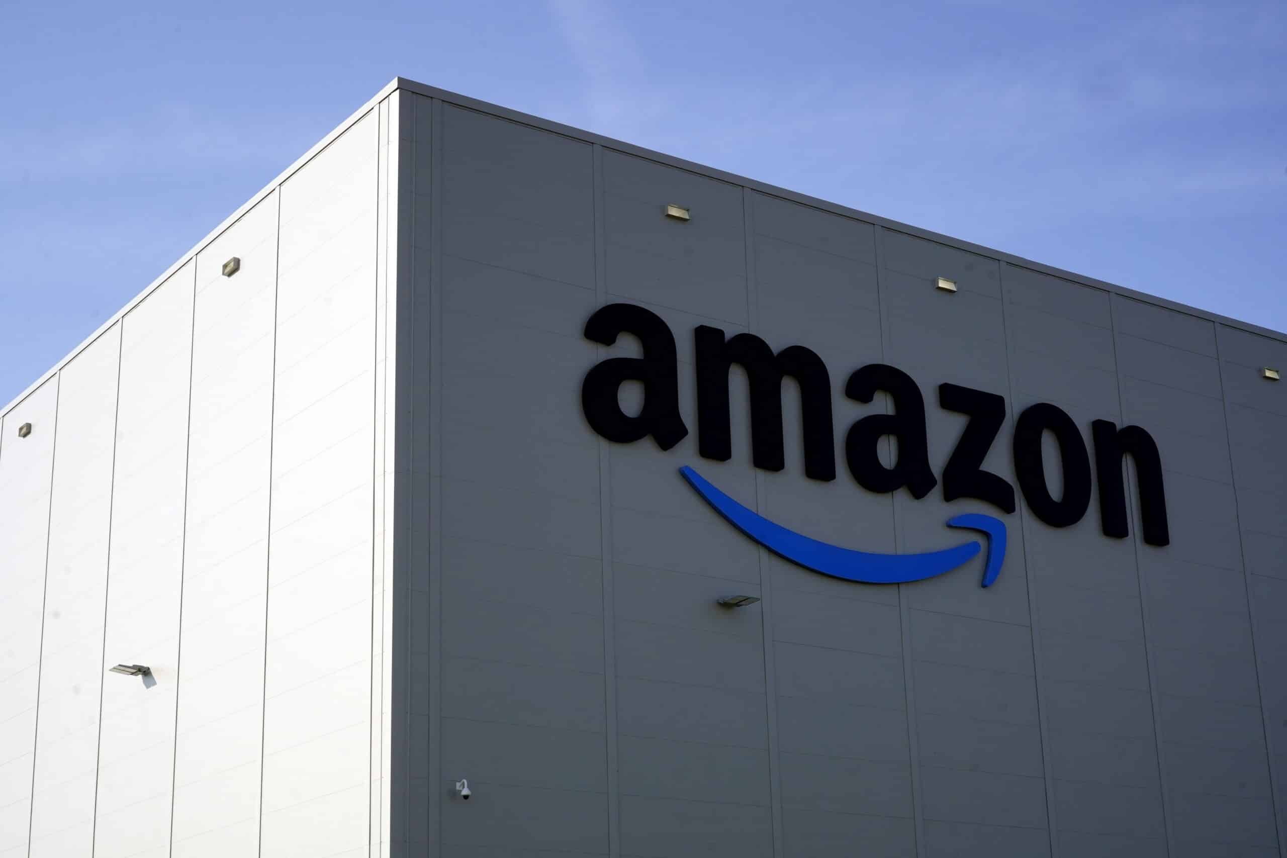 Ue e Amazon patteggiano e trovano l'accordo: niente multe per l'impresa Usa