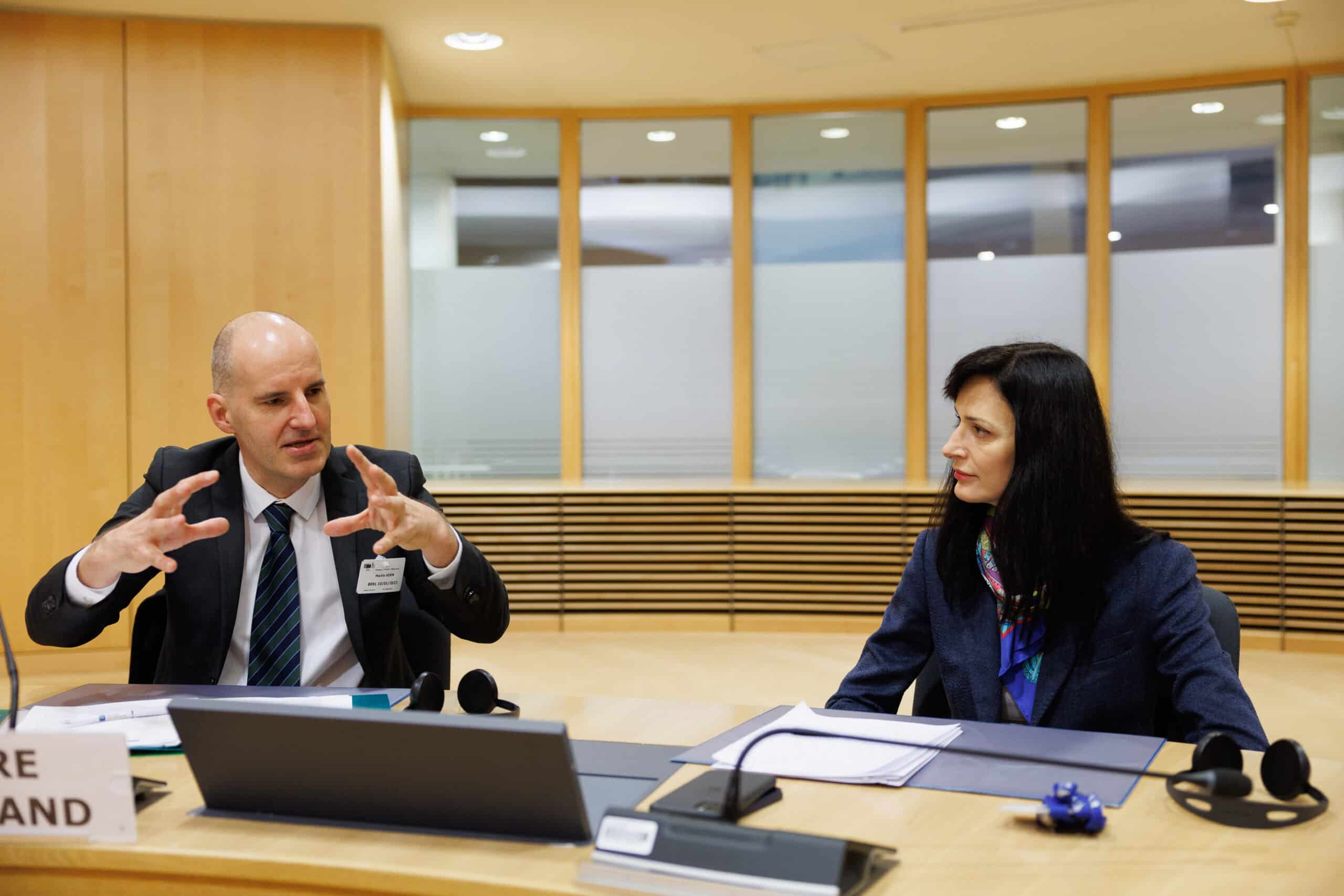 Martin Kern, Mariya Gabriel