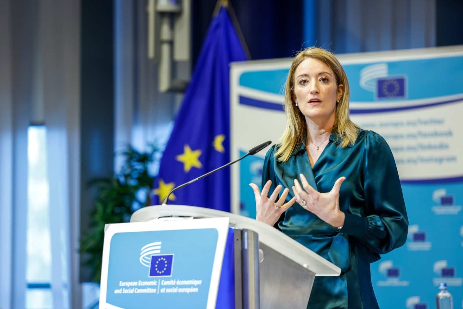 La presidente del Parlamento Ue, Roberta Metsola, insiste sulla competitività intervenendo alla sessione plenaria del Cese