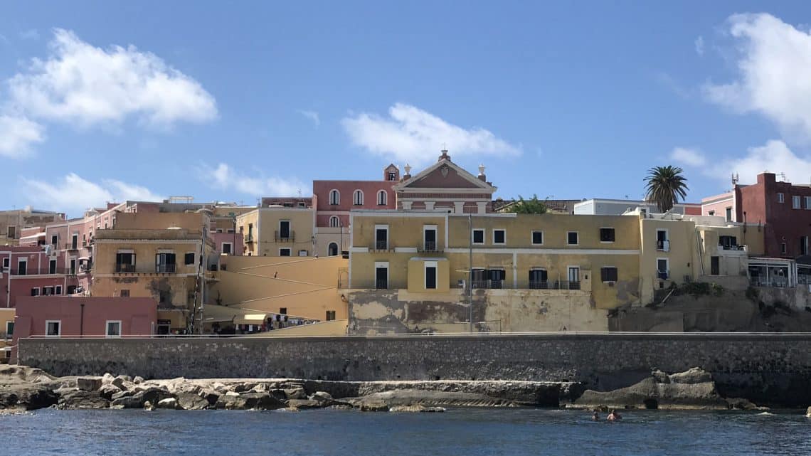 Uno scorcio di Ventotene (Foto: La Nuova Europa)