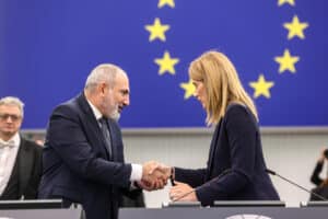 Nikol Pashinyan Roberta Metsola Armenia