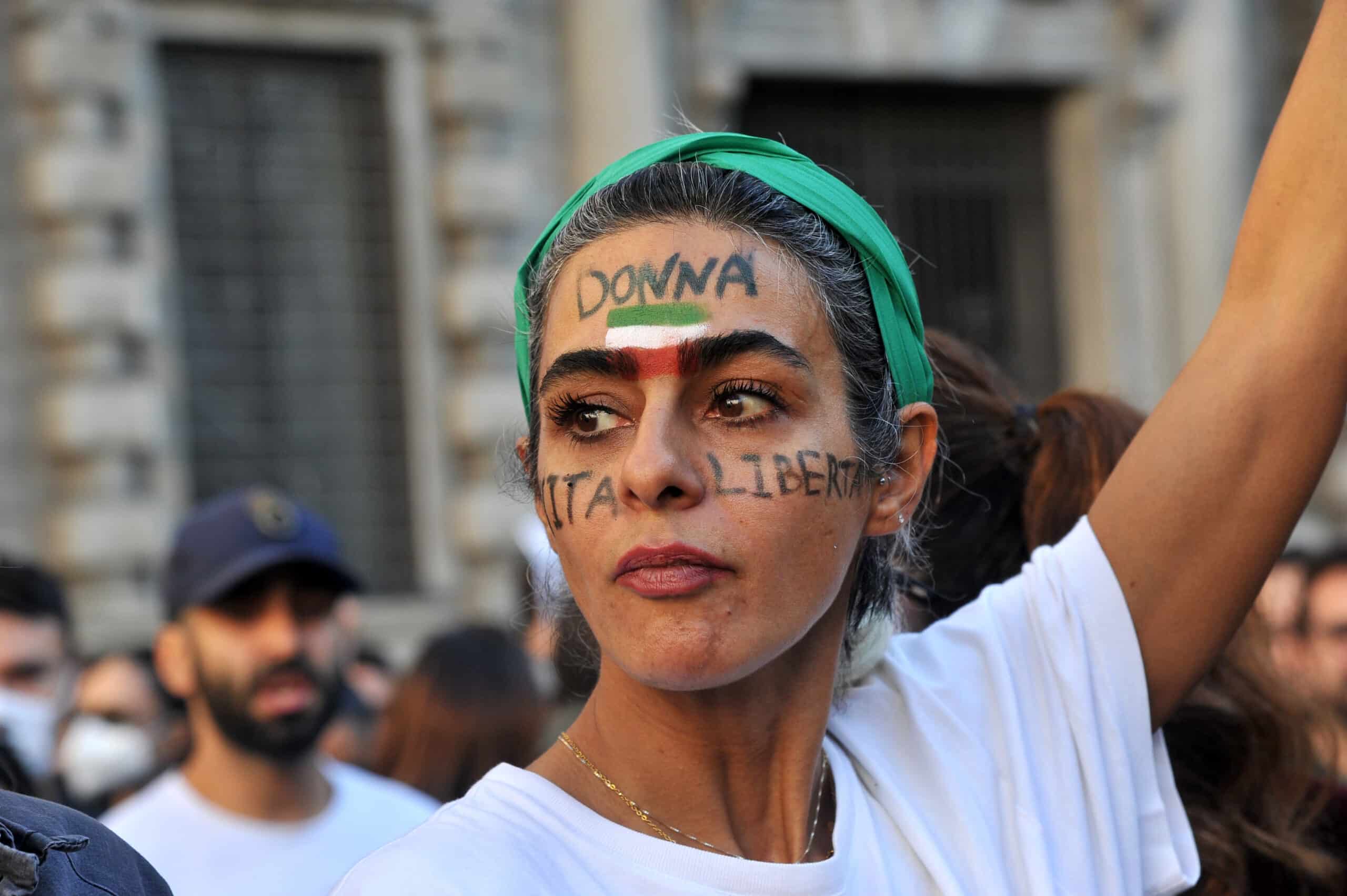 Manifestazione per Masha Amini e per i diritti delle donne in Iran. Fonte: Imagoeconomica