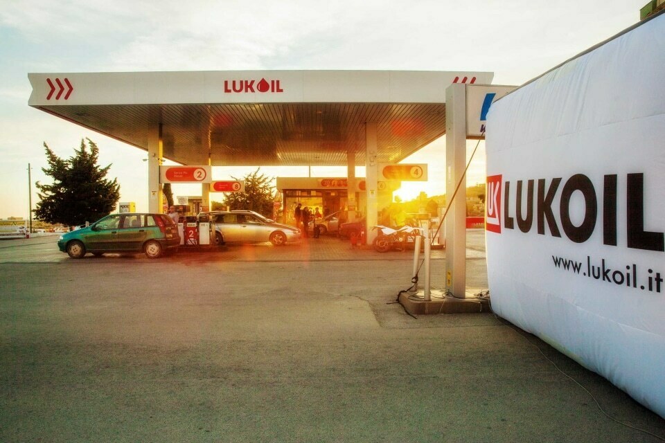 Stazione di servizio Lukoil. Fonte: Imagoeconomica