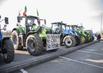 MANIFESTAZIONE PROTESTA PRESIDIO DEI TRATTORI AGRICOLTORI